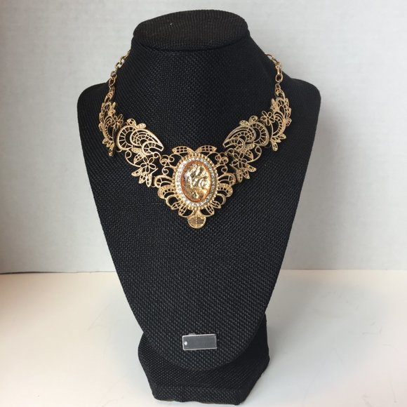 Goldtone Metal Necklace - Picture 2 of 4